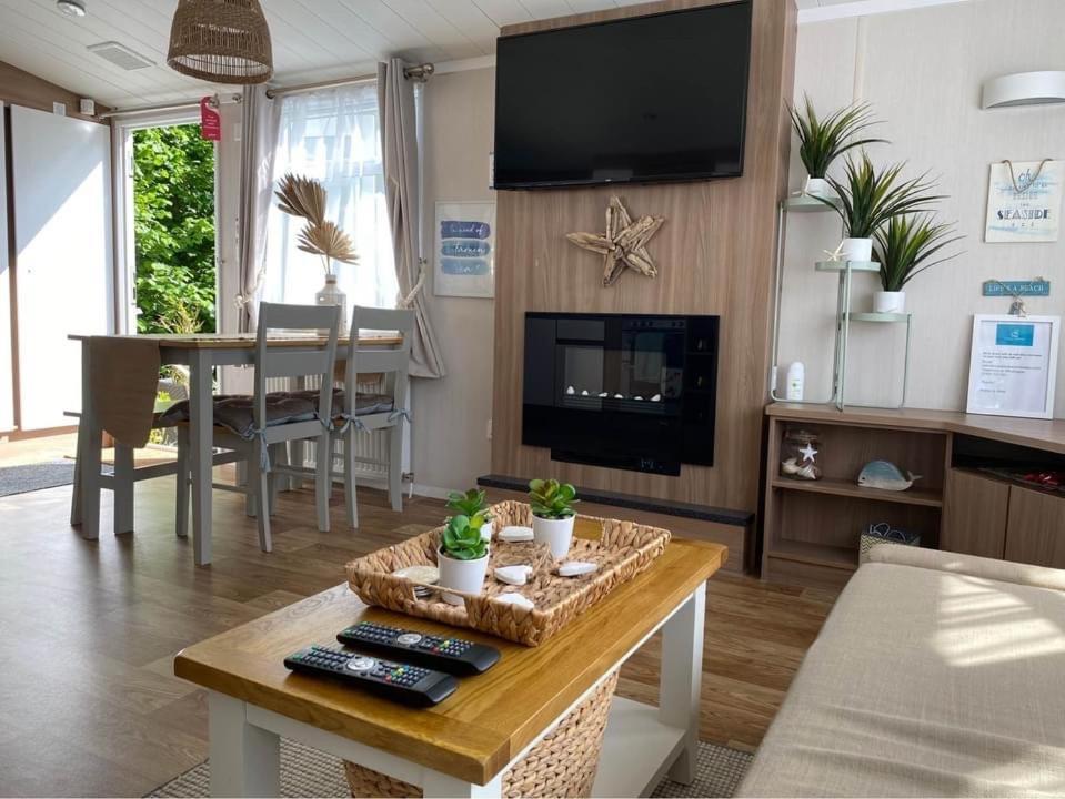 Cosy, Coastal Themed Holiday Home, Rockley Park, Poole, Dorset Eksteriør bilde
