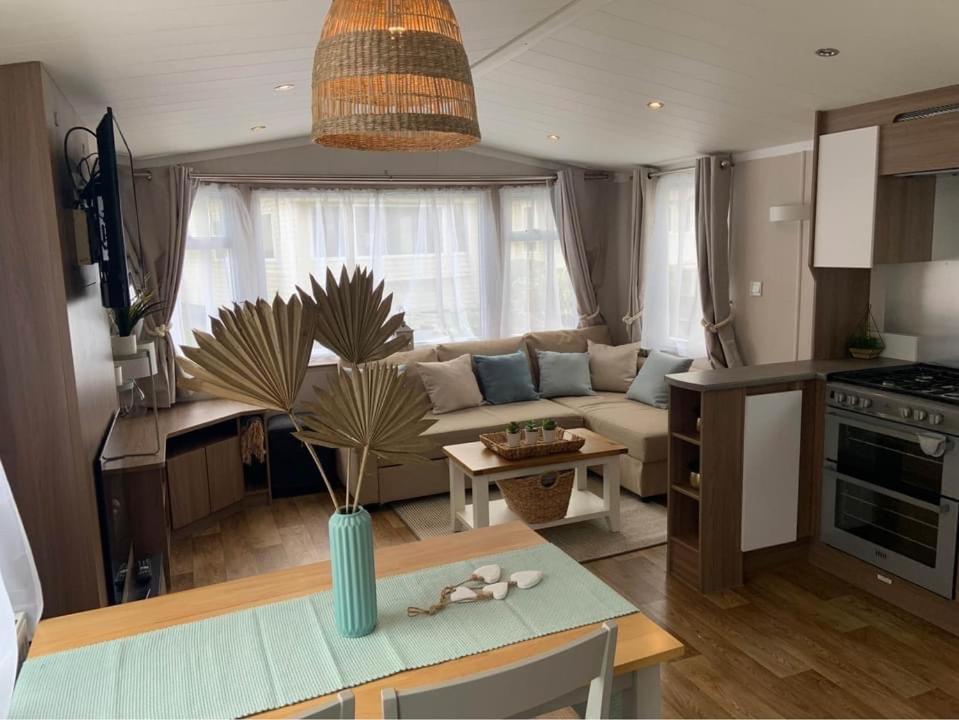 Cosy, Coastal Themed Holiday Home, Rockley Park, Poole, Dorset Eksteriør bilde